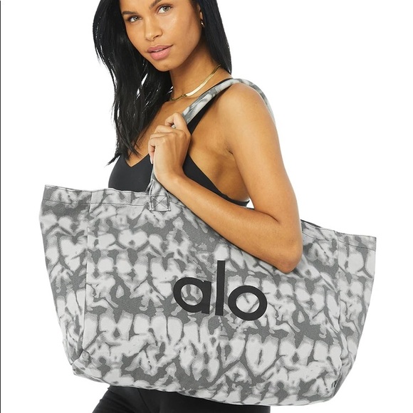 ALO - Shopper Tote - Brand New - Picture 3 of 4
